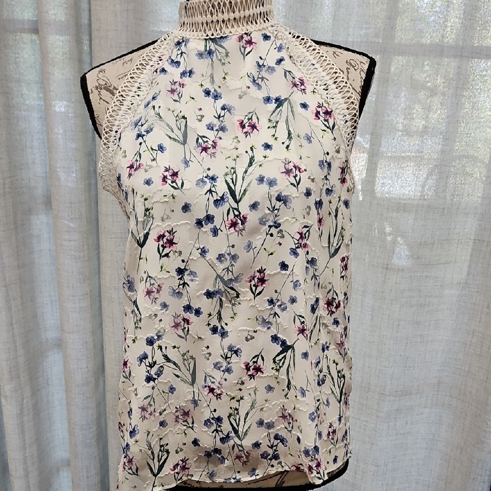 Beautiful T Tahari Floral Lace Halter Blouse